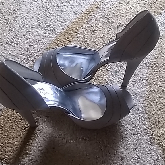 Shoes N Handbags. - Picture 3 of 8